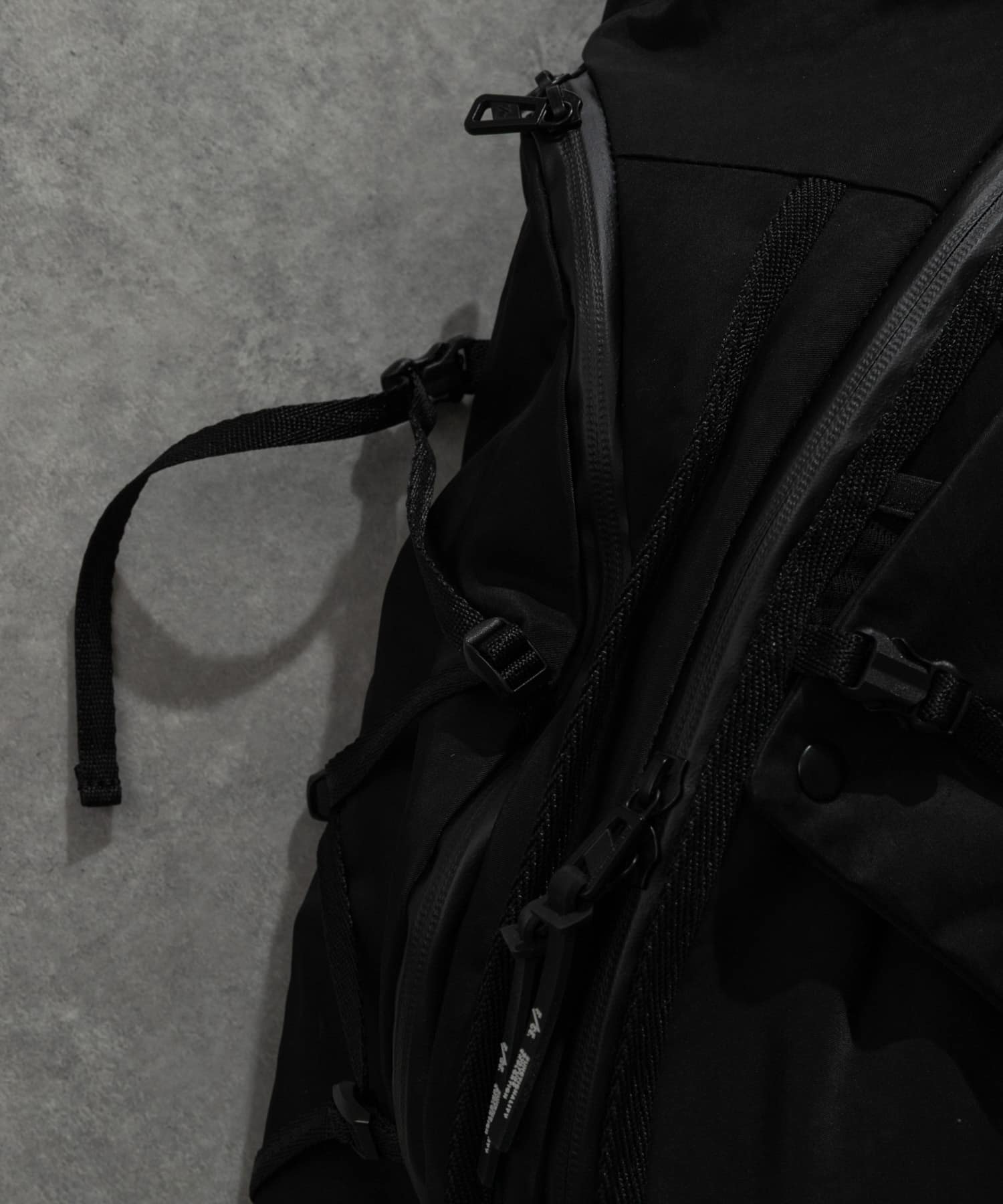 F/CE.　TEXTURED TWILL 3POINTS SLINGER BAG / 多功能單肩背包