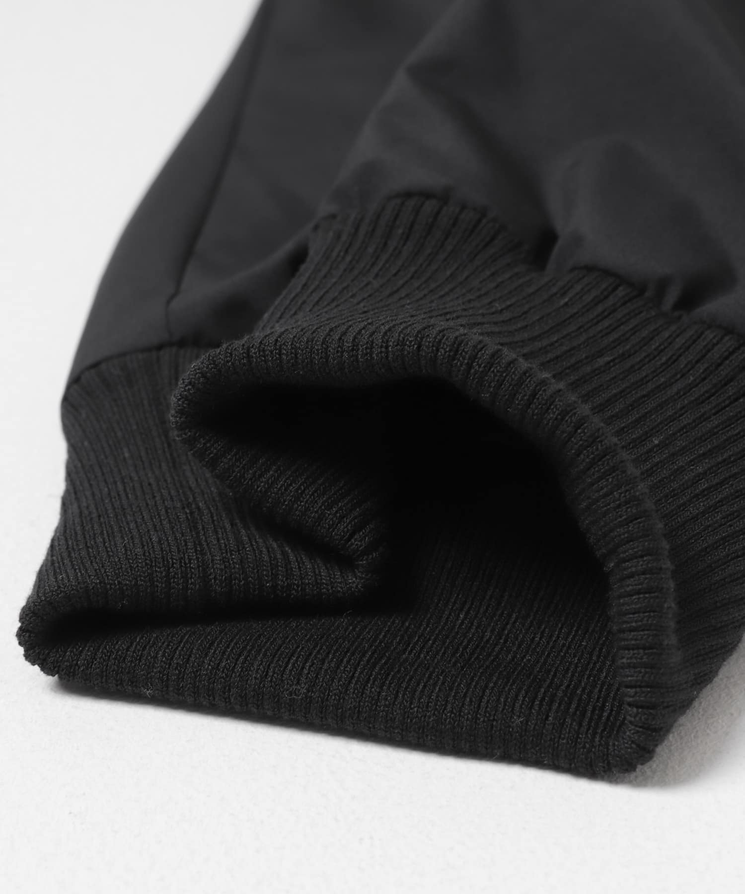 +phenix WINDSTOPPER by GORE-TEX LABS 機能防風束口長褲