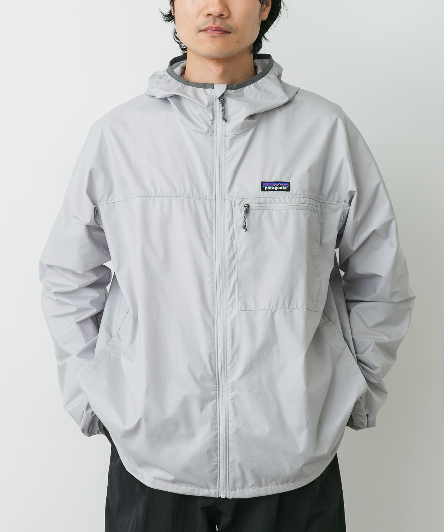 Patagonia　LIGHT & VARIABLE JACKET / 輕量可收納防風連帽外套
