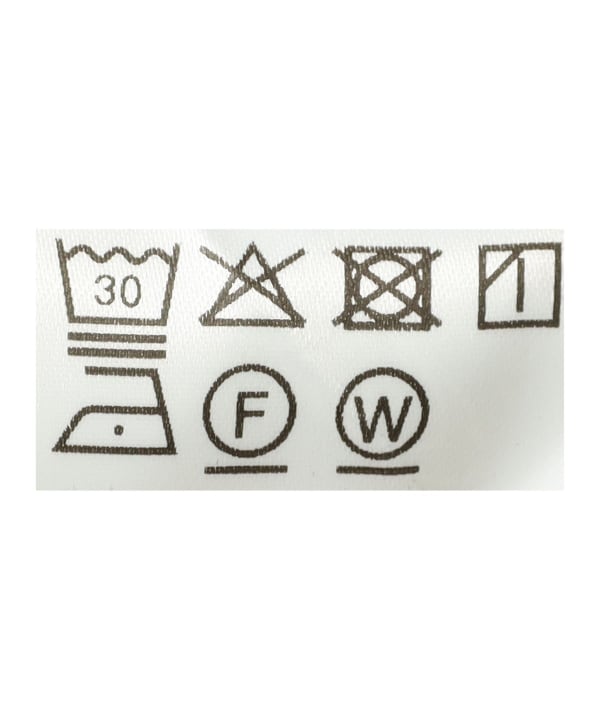 BEAMS / 小刺繡標誌 長袖T恤