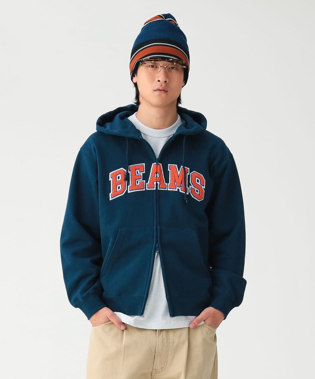 BEAMS / 標誌刺繡重磅連帽拉鍊外套