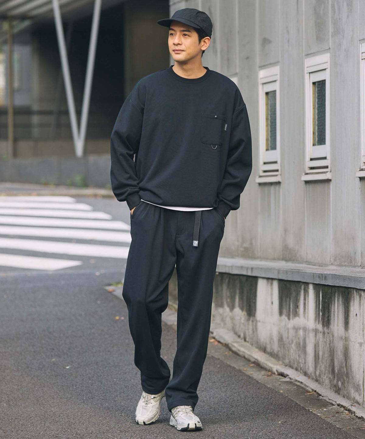 THE CRAFT CREW PRODUCTS / 四向彈性機能 圓領口袋長T恤（抽繩下擺）