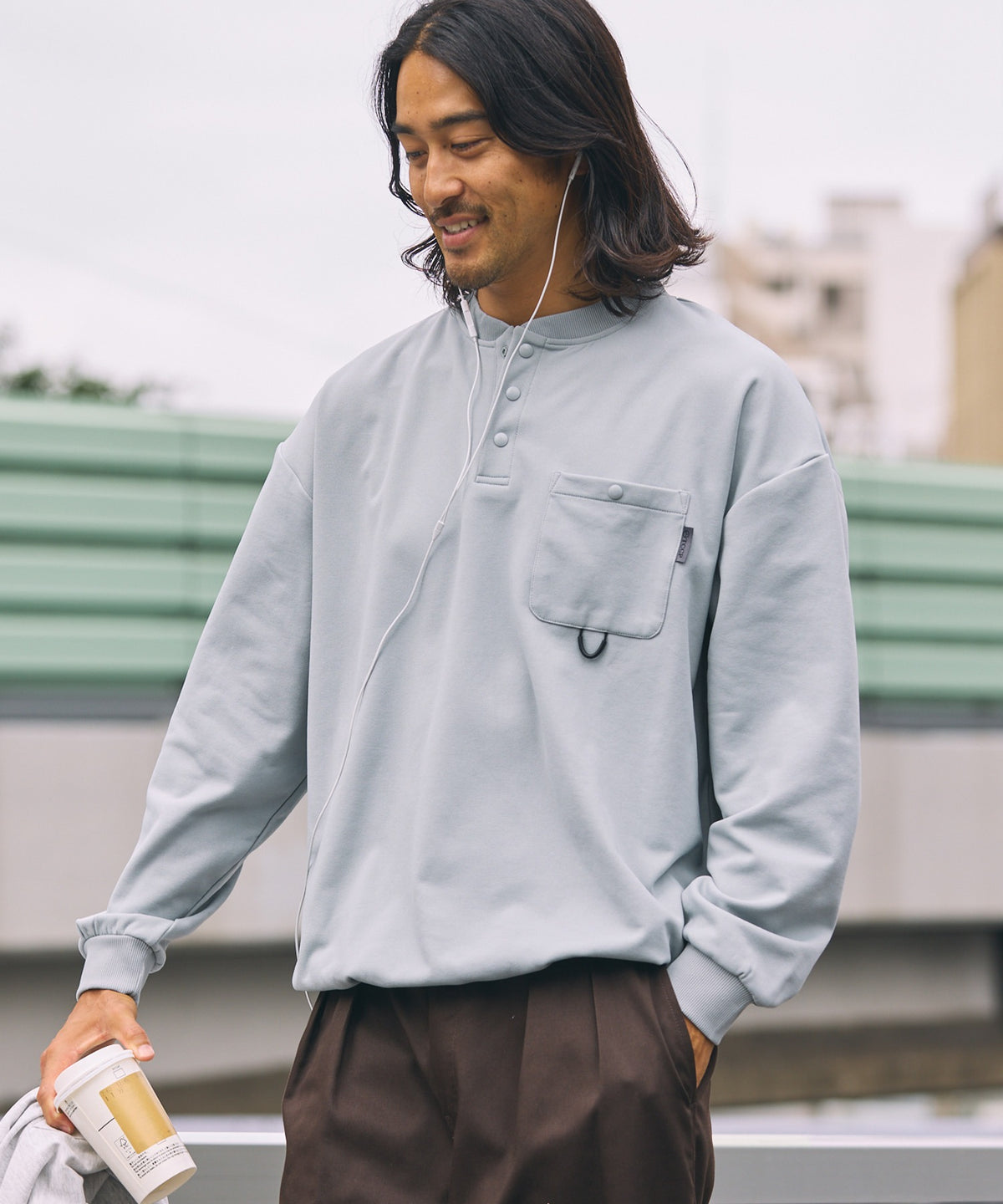 THE CRAFT CREW PRODUCTS / 四向彈性機能 亨利領 口袋長T恤（抽繩下擺）
