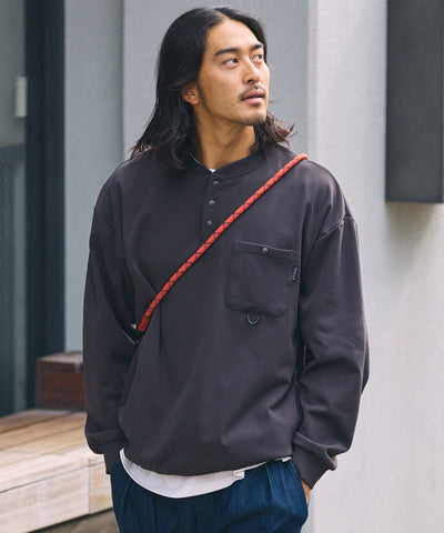 THE CRAFT CREW PRODUCTS / 四向彈性機能 亨利領 口袋長T恤（抽繩下擺）