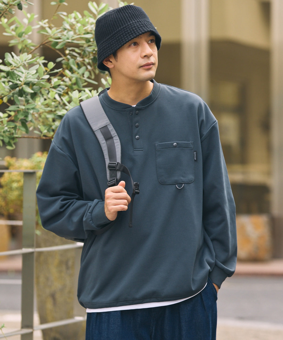 THE CRAFT CREW PRODUCTS / 四向彈性機能 亨利領 口袋長T恤（抽繩下擺）