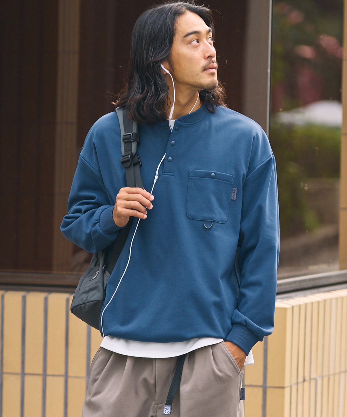 THE CRAFT CREW PRODUCTS / 四向彈性機能 亨利領 口袋長T恤（抽繩下擺）