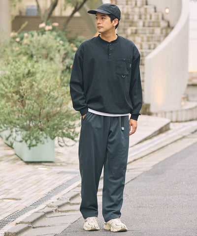THE CRAFT CREW PRODUCTS / 四向彈性機能 亨利領 口袋長T恤（抽繩下擺）