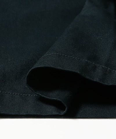 BEAMS / 雙褶寬版斜紋棉休閒短褲