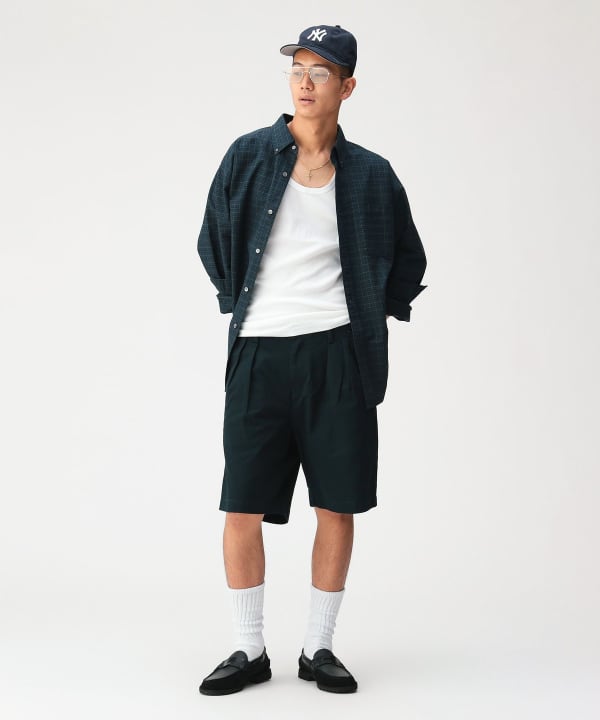 BEAMS / 雙褶寬版斜紋棉休閒短褲