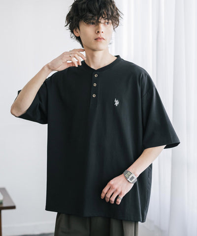 U.S. POLO ASSN. / 刺繡亨利領短袖T恤