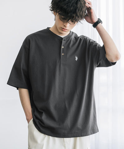 U.S. POLO ASSN. / 刺繡亨利領短袖T恤
