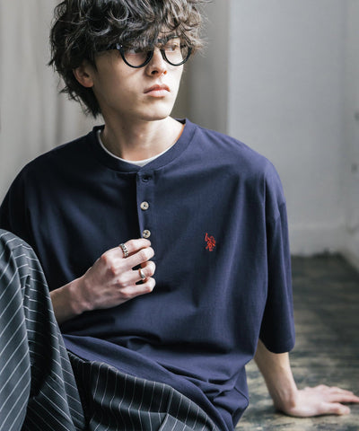 U.S. POLO ASSN. / 刺繡亨利領短袖T恤