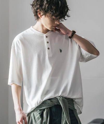 U.S. POLO ASSN. / 刺繡亨利領短袖T恤