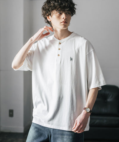 U.S. POLO ASSN. / 刺繡亨利領短袖T恤