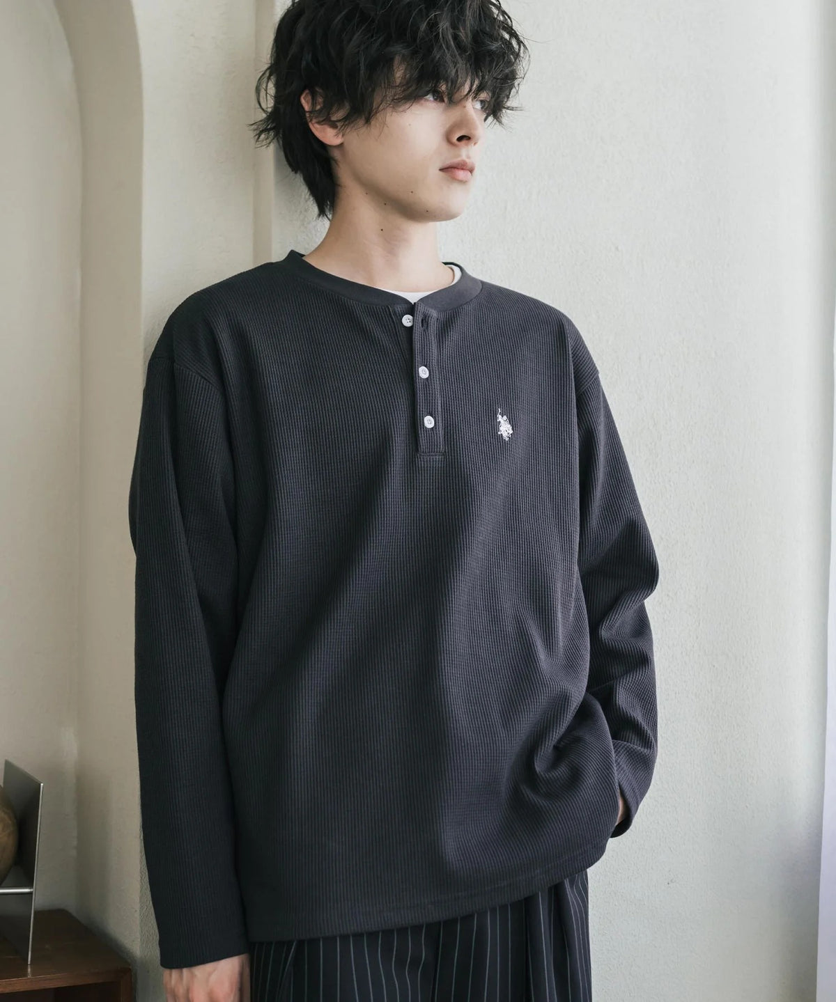 U.S. POLO ASSN. / 刺繡格紋 亨利領長袖T恤（日本聯名限定）