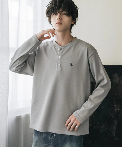 U.S. POLO ASSN. / 刺繡格紋 亨利領長袖T恤（日本聯名限定）