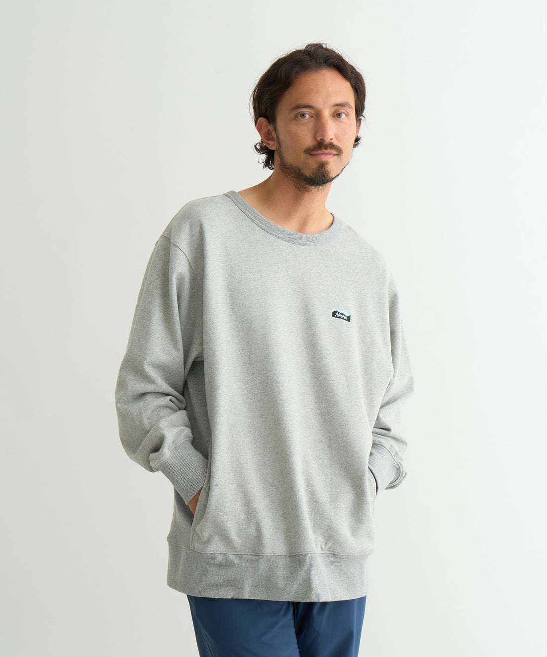 NANGA ECO HYBRID MINI BOX LOGO EMBROIDERY SWEATSHIRT / 刺繡小標 圓領衫