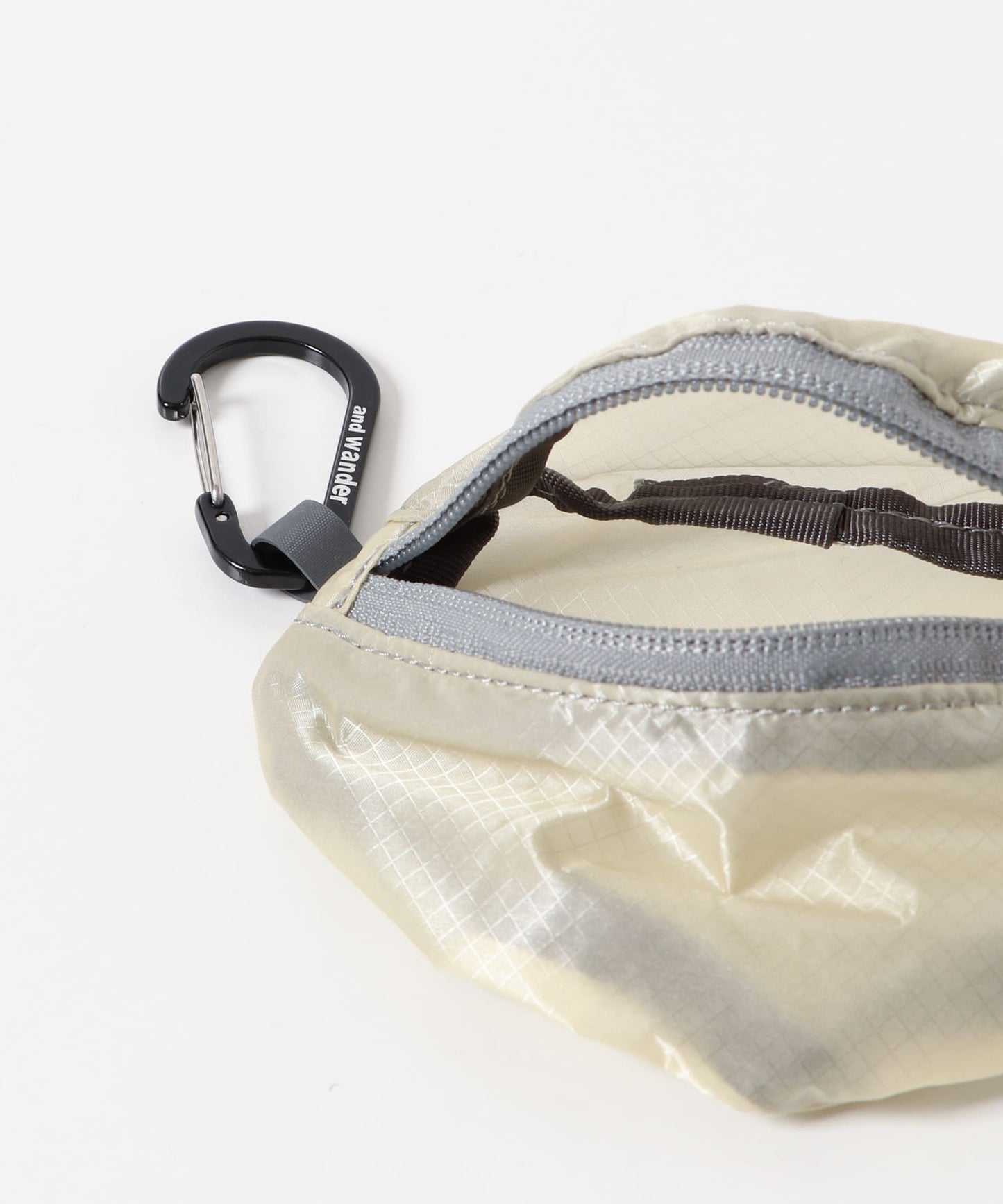 and wander　sil mini pouch / 零錢小包