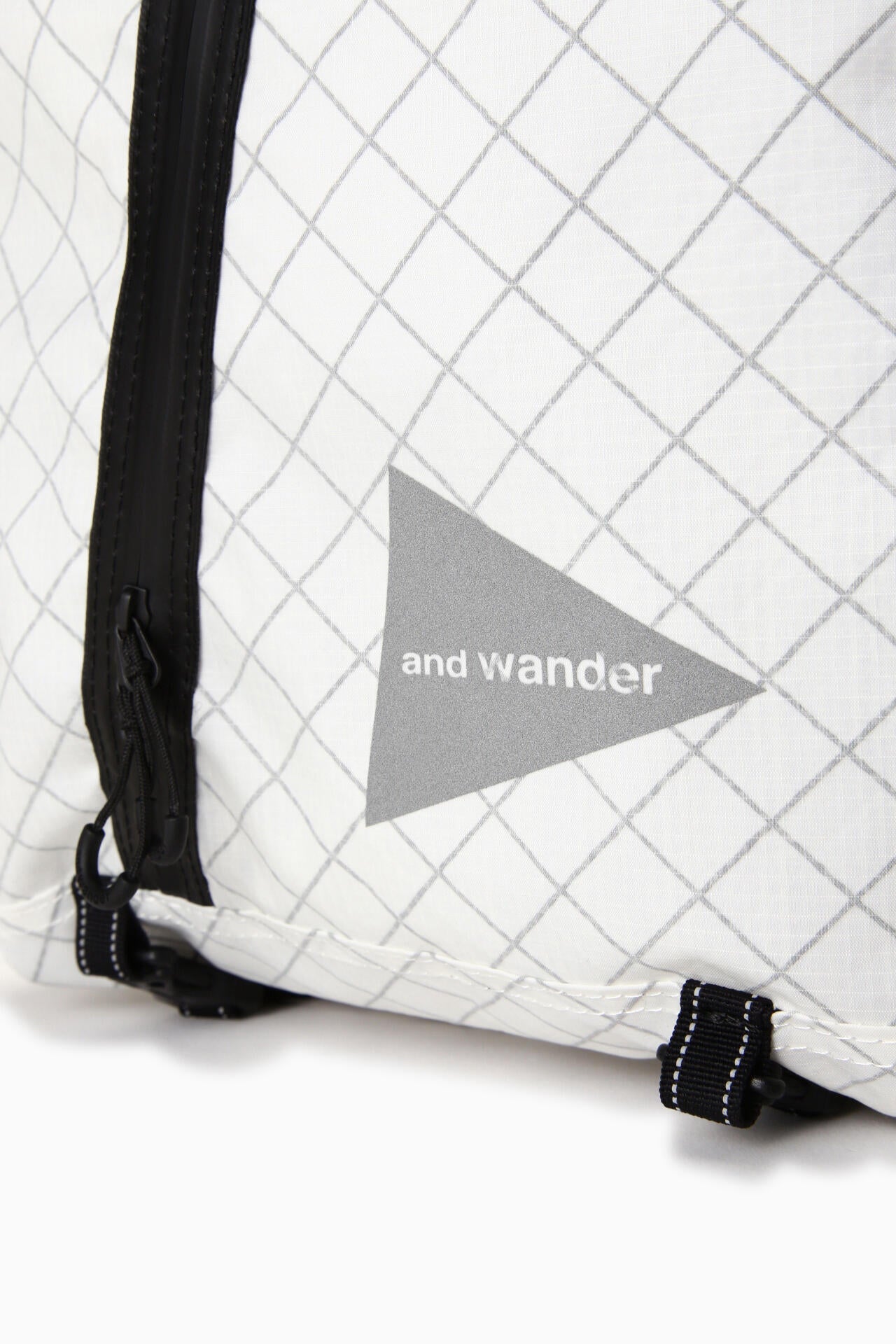 and wander ECOPAK 18L / 防水結構輕量背包