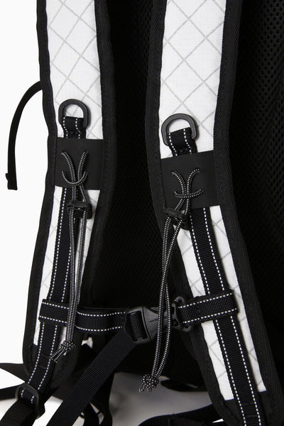 and wander ECOPAK 18L / 防水結構輕量背包