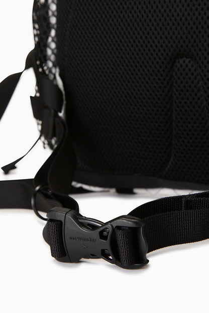 and wander ECOPAK 18L / 防水結構輕量背包