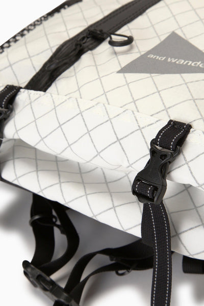 and wander ECOPAK 18L / 防水結構輕量背包