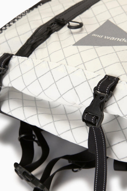 and wander ECOPAK 18L / 防水結構輕量背包