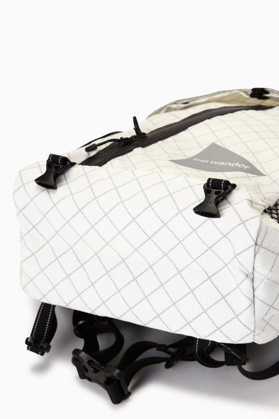 and wander ECOPAK 18L / 防水結構輕量背包