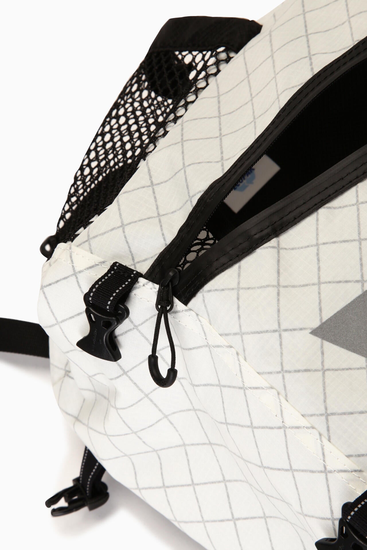 and wander ECOPAK 18L / 防水結構輕量背包