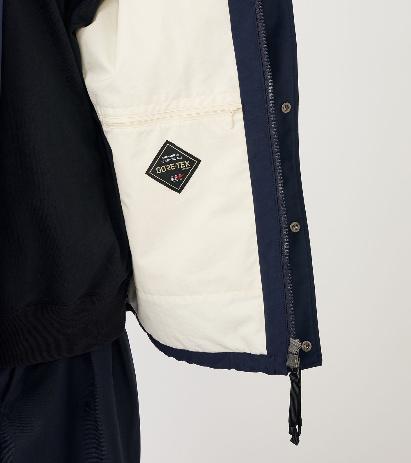 nanamica 2L NYLON GORE-TEX Cruiser Jacket / 2L 尼龍 GORE-TEX 防水巡航外套