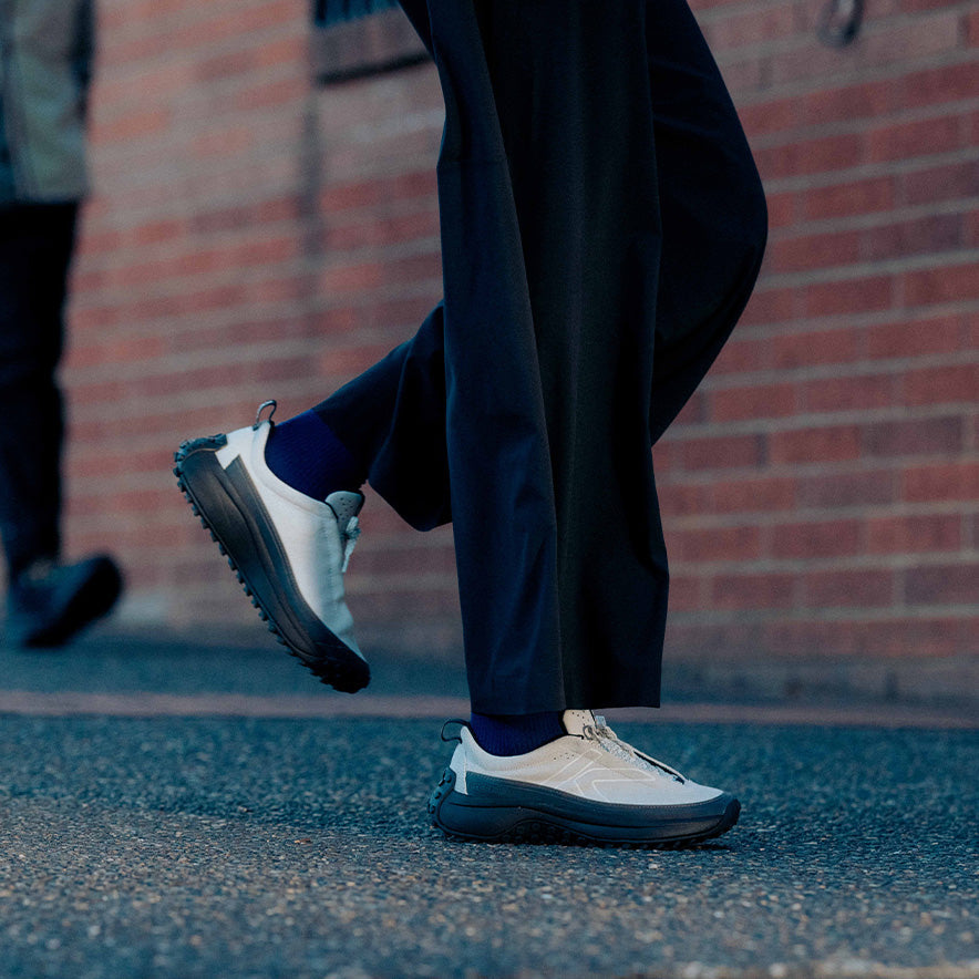 KEEN KS MINO SILVER BIRCH/BLACK 女鞋