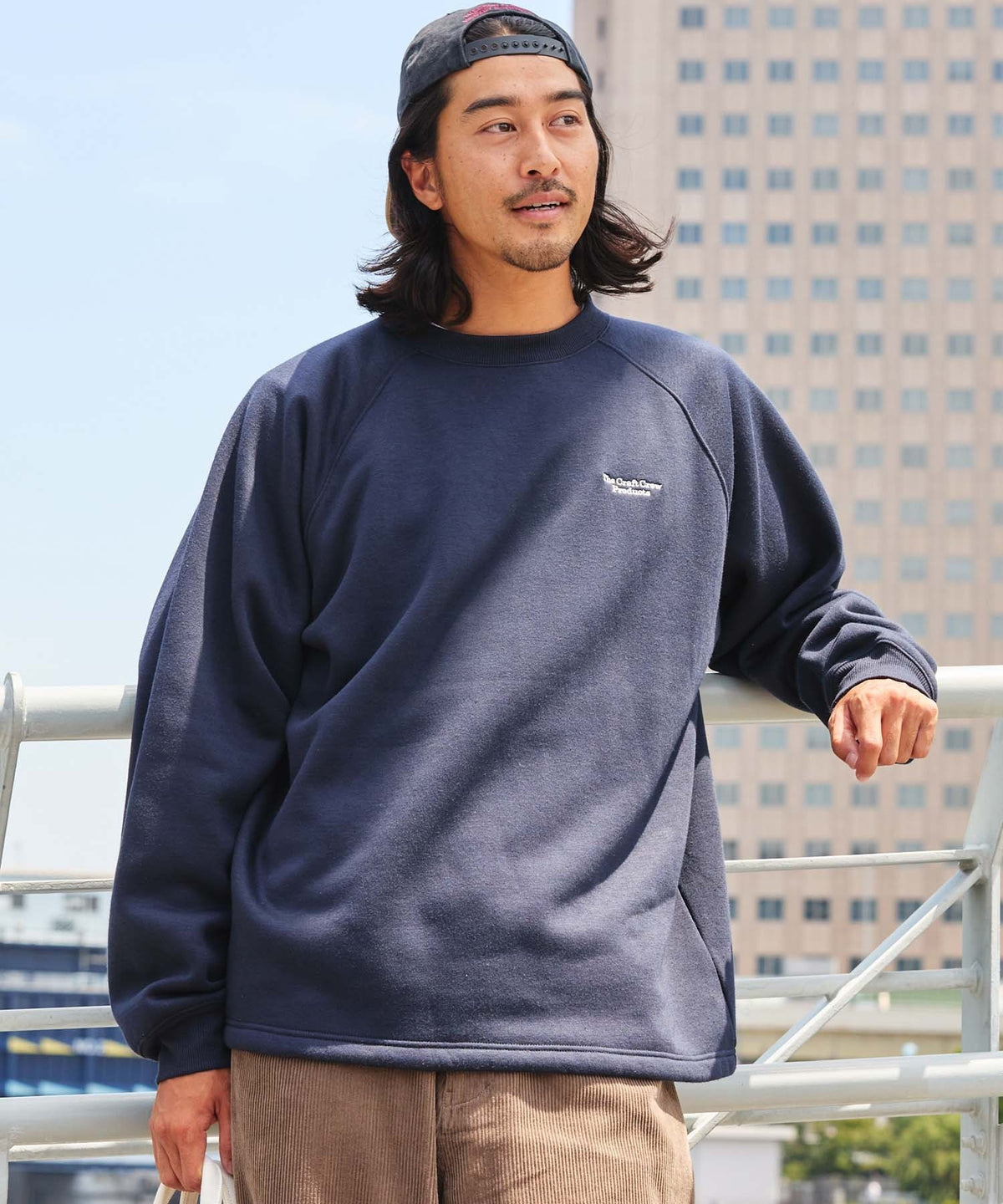 THE CRAFT CREW PRODUCTS / 內刷毛 插肩袖 圓領衫（LOGO刺繡．抽繩下擺）