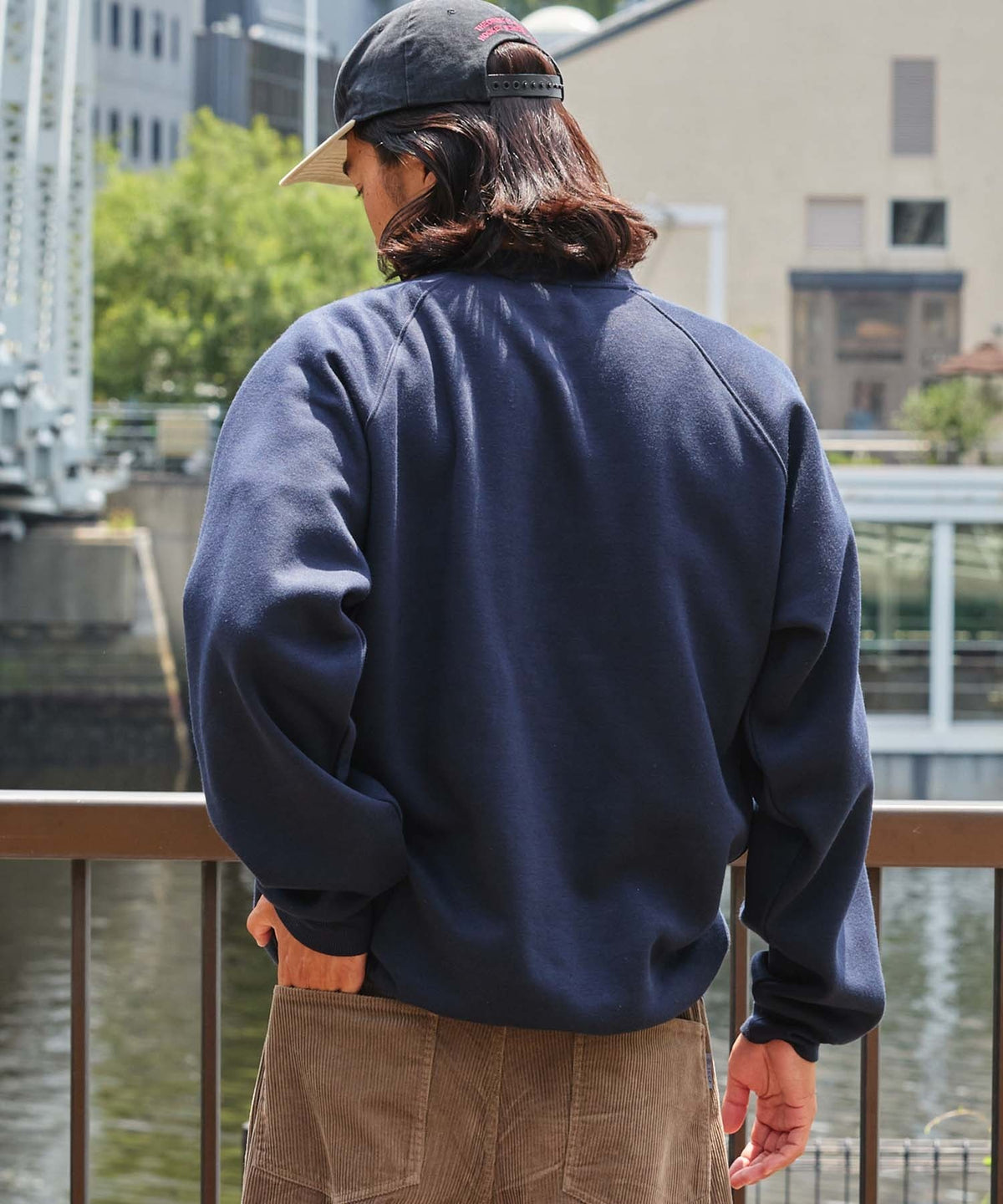 THE CRAFT CREW PRODUCTS / 內刷毛 插肩袖 圓領衫（LOGO刺繡．抽繩下擺）