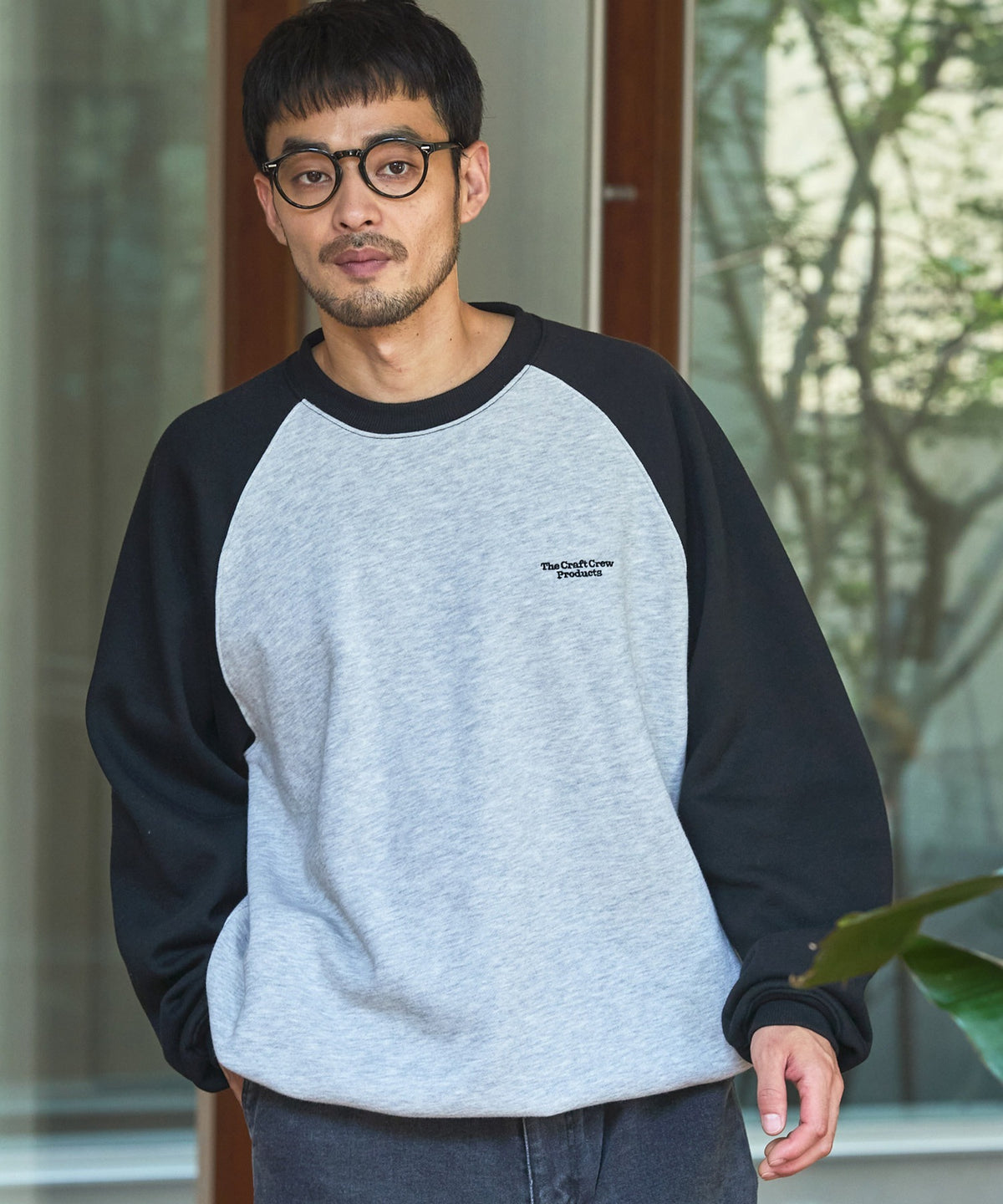 THE CRAFT CREW PRODUCTS / 內刷毛 插肩袖 圓領衫（LOGO刺繡．抽繩下擺）