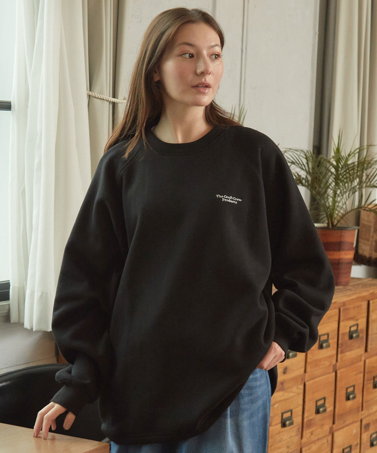 THE CRAFT CREW PRODUCTS / 內刷毛 插肩袖 圓領衫（LOGO刺繡．抽繩下擺）