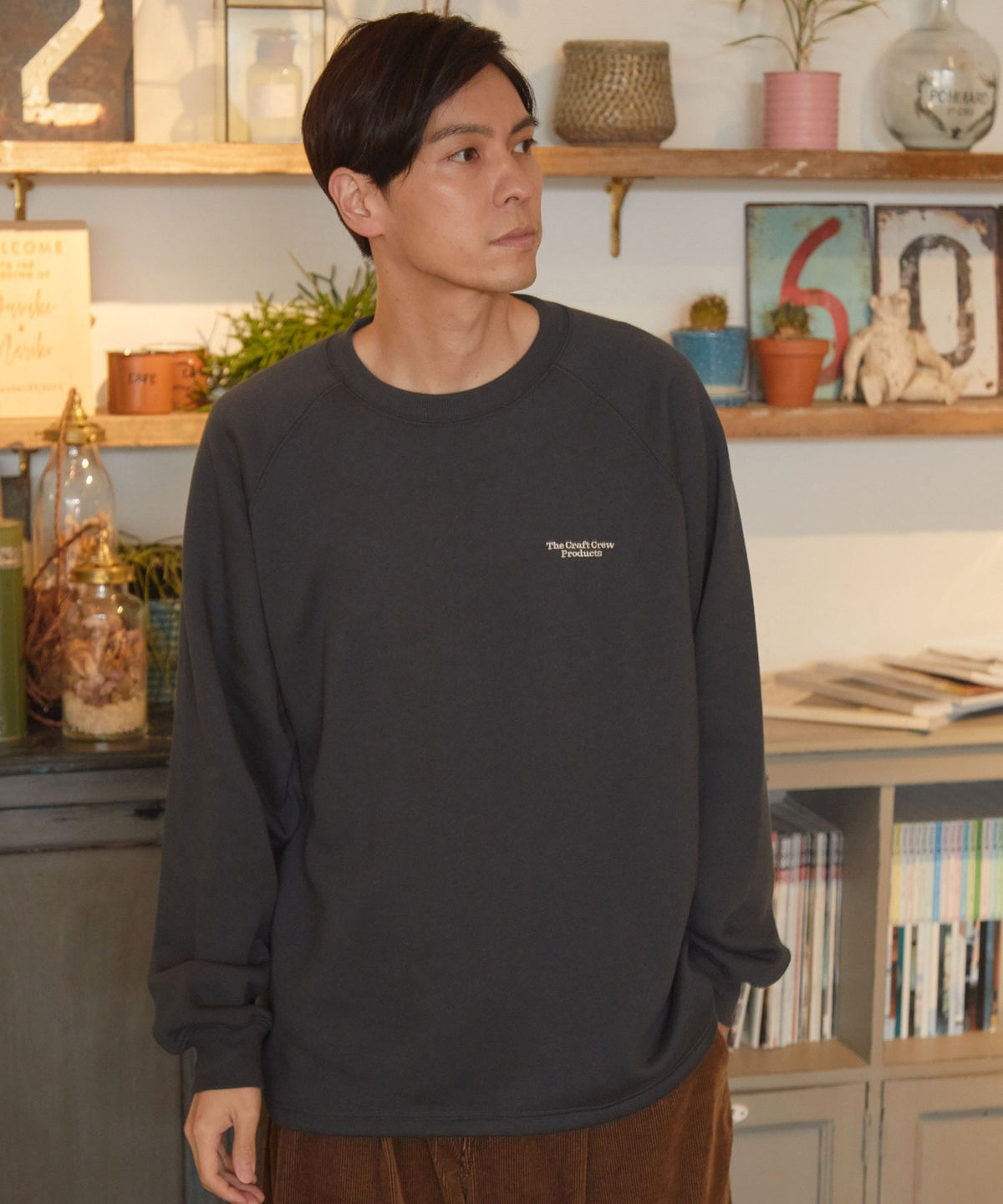 THE CRAFT CREW PRODUCTS / 內刷毛 插肩袖 圓領衫（LOGO刺繡．抽繩下擺）
