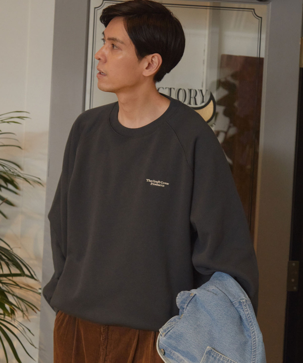 THE CRAFT CREW PRODUCTS / 內刷毛 插肩袖 圓領衫（LOGO刺繡．抽繩下擺）