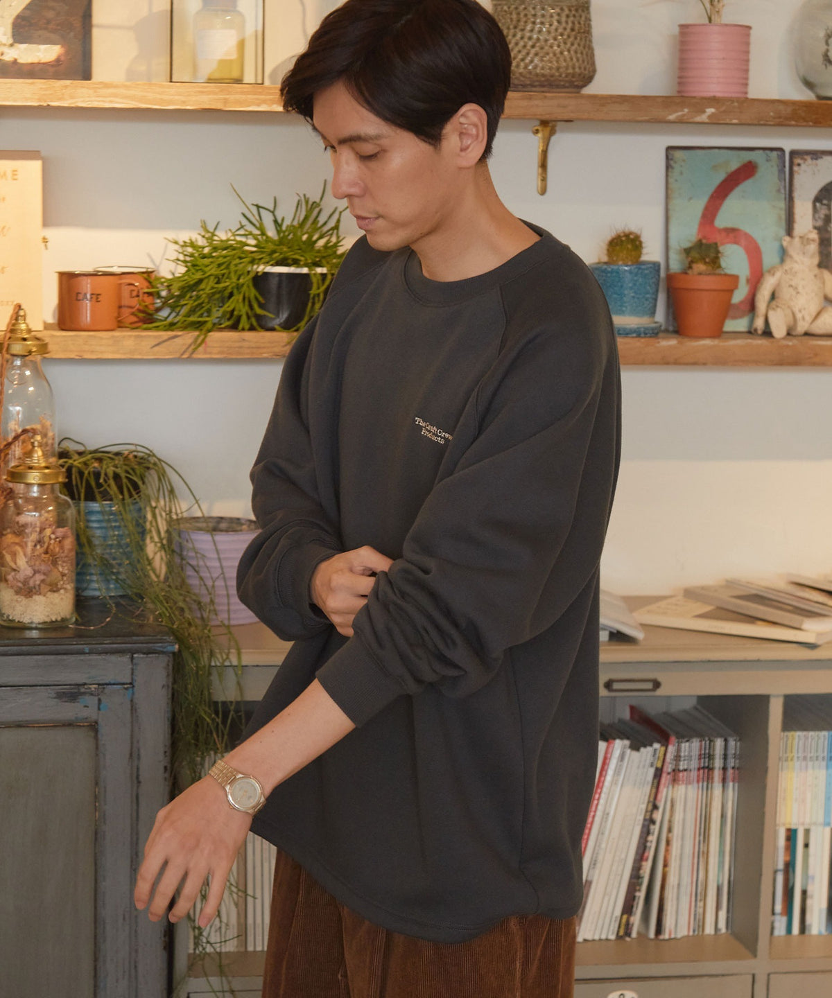 THE CRAFT CREW PRODUCTS / 內刷毛 插肩袖 圓領衫（LOGO刺繡．抽繩下擺）