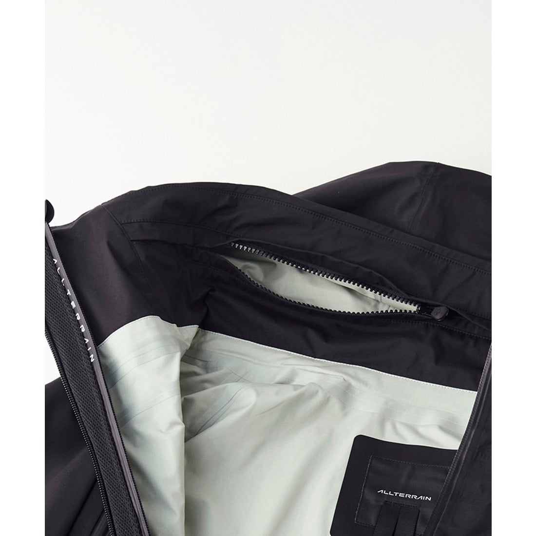 DESCENTE  ALLTERRAIN  CREAS / 防風防水外套
