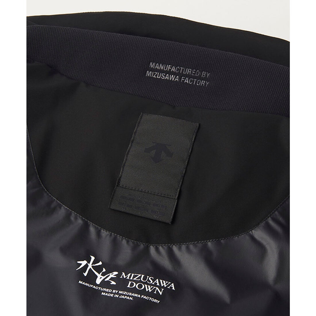 DESCENT ALLTERRAIN MIZUSAWA MOUNTAINEER / 水澤羽絨外套