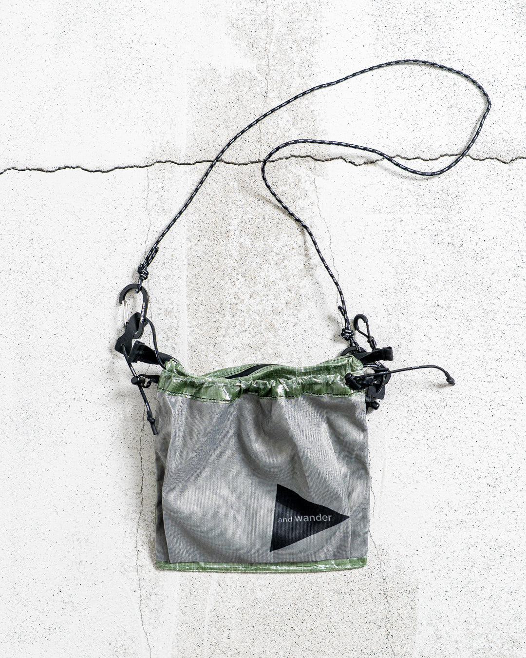 and wander UL sacoche with Dyneema / Dyneema® 複合纖維輕量防潑水隨身包