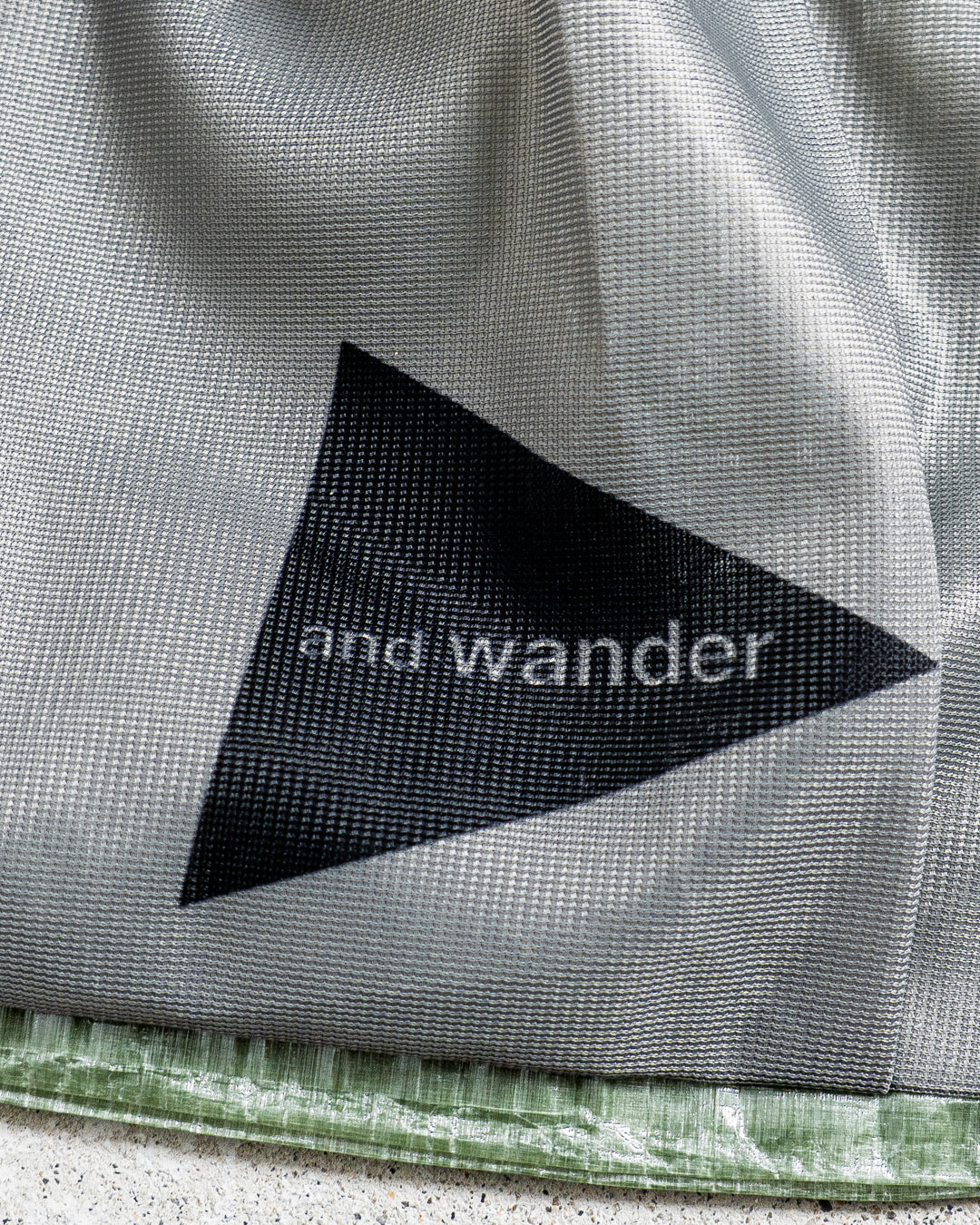 and wander UL sacoche with Dyneema / Dyneema® 複合纖維輕量防潑水隨身包
