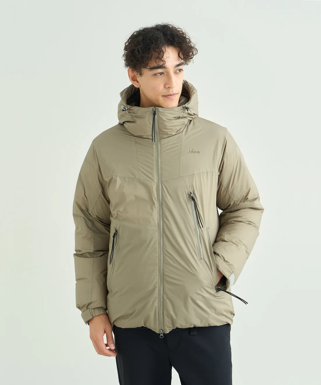 NANGA / MOUNTAIN BASE 混合結構羽絨外套