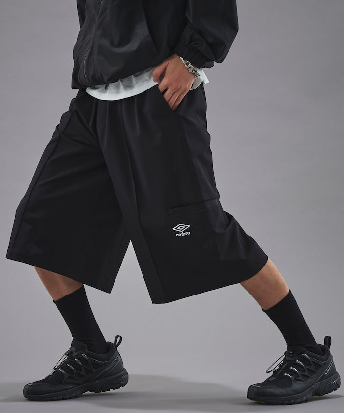 UMBRO / 別注尼龍寬版短褲