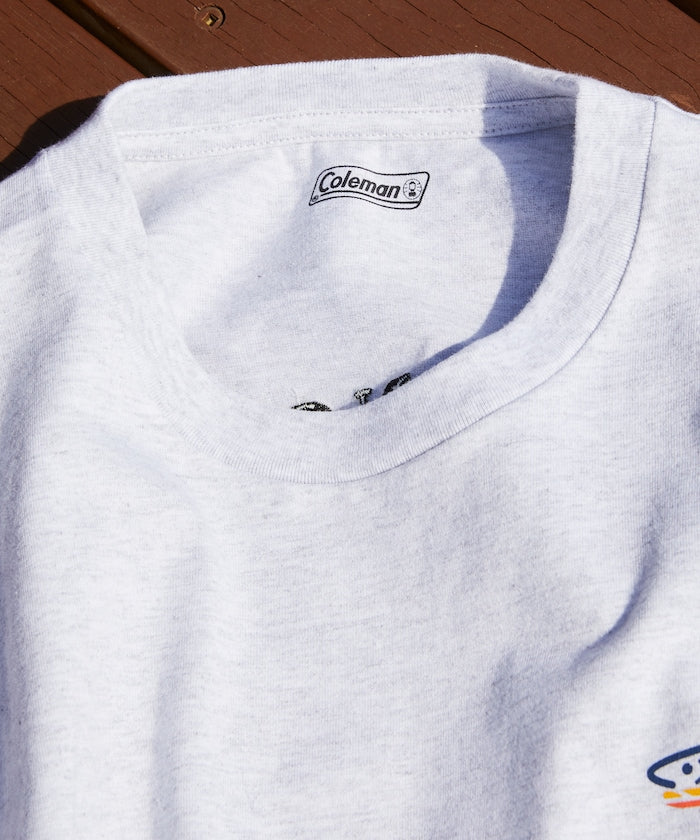 Coleman × FREAK'S STORE Fishing Goods / 背後插畫 短袖T恤