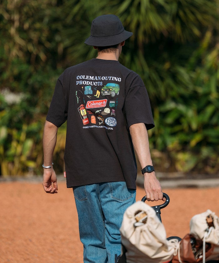 Coleman × FREAK'S STORE Fishing Goods / 背後插畫 短袖T恤