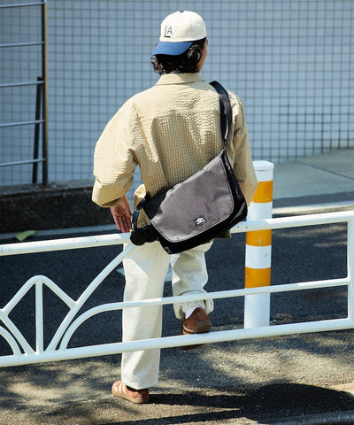 UMBRO / 別注 CLASSIC MESSENGER BAG 側背包