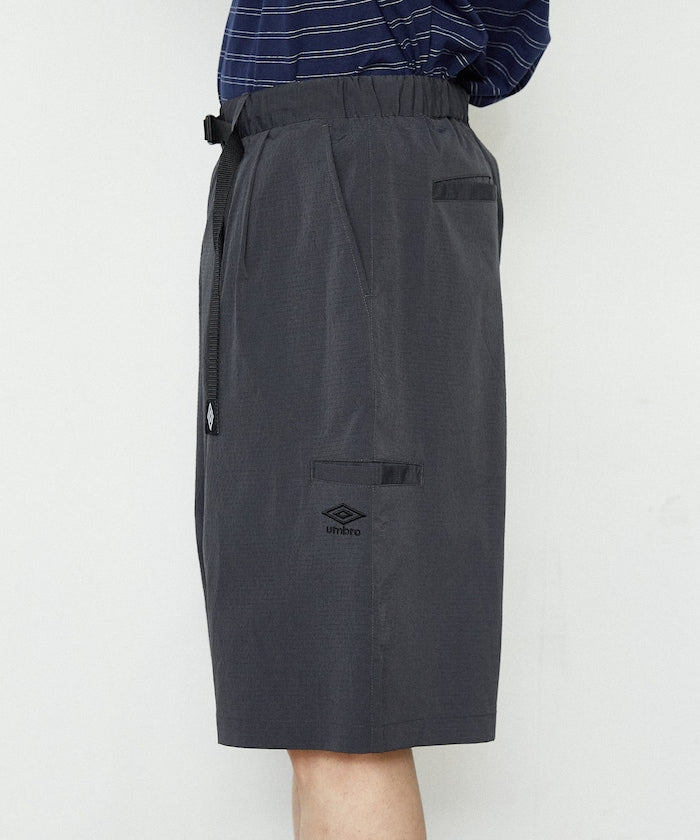 UMBRO / 打褶短褲