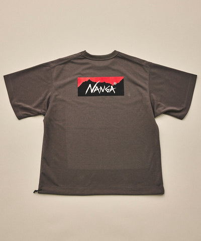 NANGA x FREAK'S STORE / 機能調節下擺 neo-PRO 背印短袖T恤