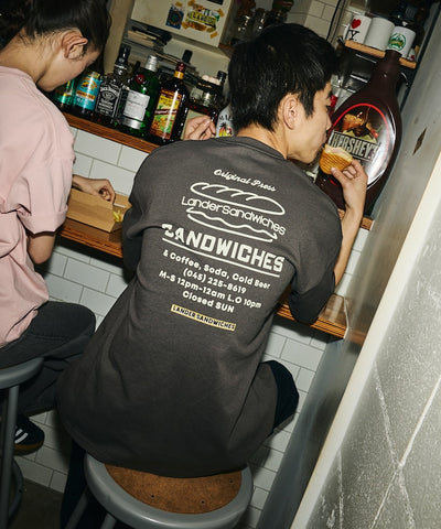 LANDER SANDWICHES × FREAK'S STORE / 背面印花 短袖T恤
